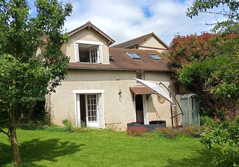 La petite maison House in Dreux