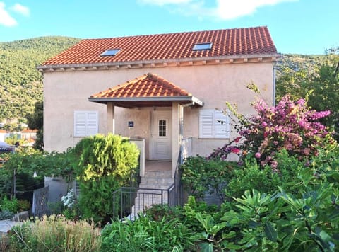 Property building, Patio, Garden, Garden view