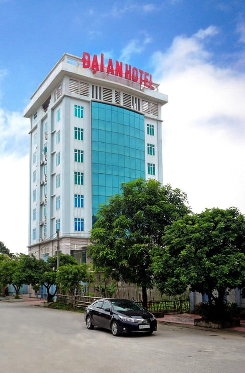 Property building, Location