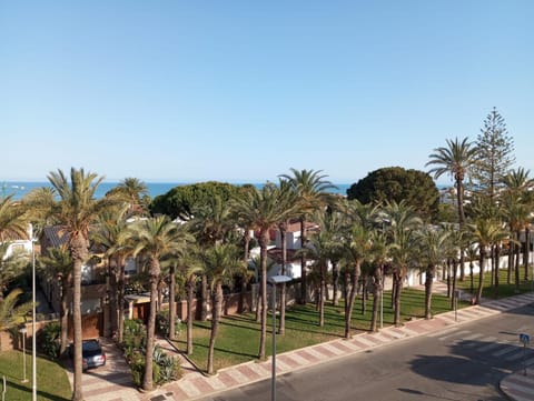 Spring, Day, Neighbourhood, Natural landscape, Bird's eye view, Sea view, Street view, Parking
