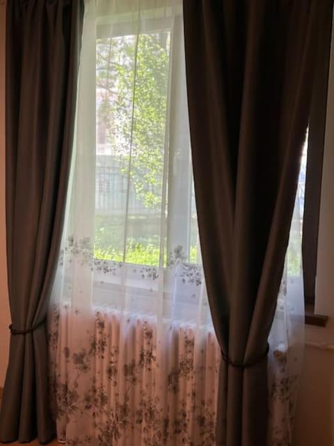 AleA Central Studio Art Museum Apartment in Craiova