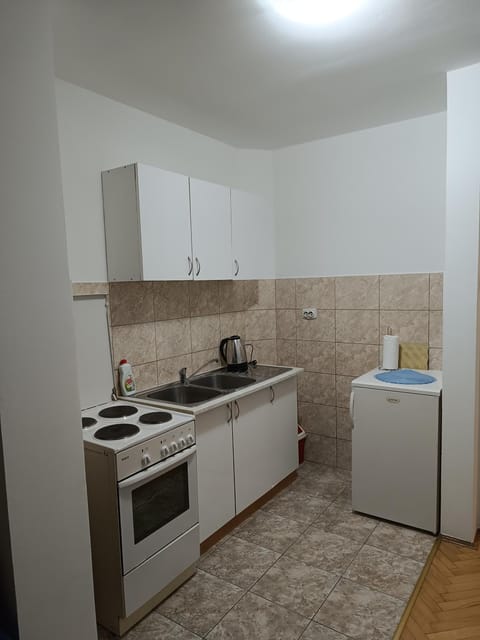 Stan u centru Bijeljine, 38m2, luksuzno opremljen, internet, kablovska, klima Apartment in Vojvodina