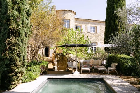 Property building, Patio, Day, Natural landscape, Garden, Garden view, Pool view, Swimming pool, sunbed