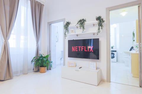 Communal lounge/ TV room, TV and multimedia