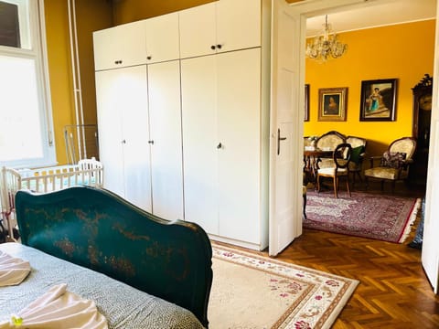 Central with Parking 3 Bedroom Apartment Apartment in Novi Sad