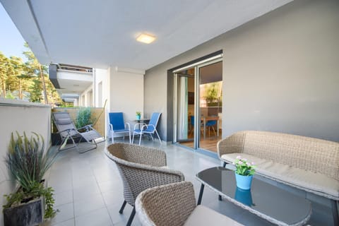 Day, Balcony/Terrace, Seating area