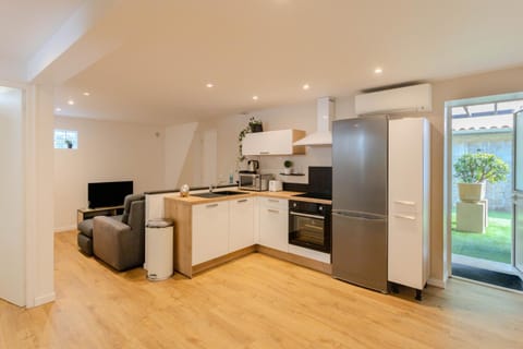 Kitchen or kitchenette, dishwasher, oven, stove, toaster