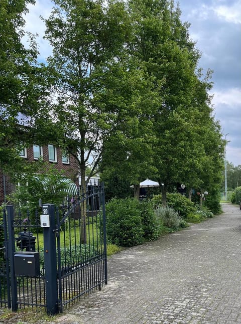 Vakantiewoning Fruitschuur de Morel Bed and Breakfast in Venlo