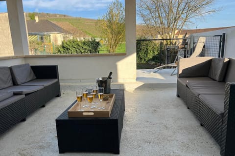 View (from property/room), Balcony/Terrace