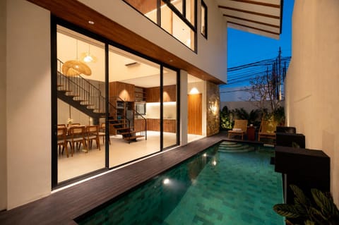 Patio, Pool view, Swimming pool, sunbed