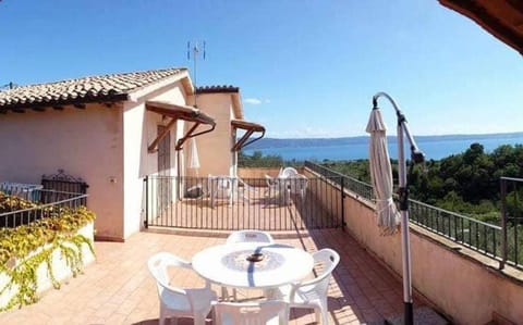 Natural landscape, View (from property/room), Balcony/Terrace, Lake view