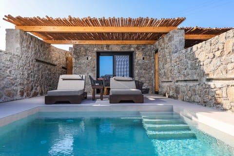 Swimming pool, sunbed