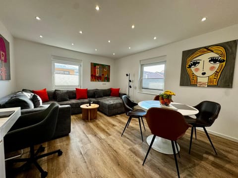 Living room, Business facilities, Decorative detail, Seating area, Dining area