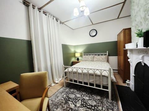 The Trackside Cottage House in England