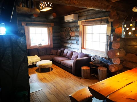 Bed, Living room, Seating area