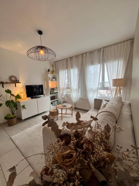 Le Bellevue - Gare & Les Jardins Darcy - T3 - Parking Free Apartment in Dijon