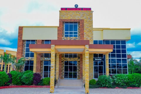 Property building, Facade/entrance, Day