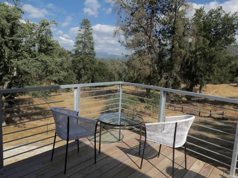View (from property/room), Balcony/Terrace, Mountain view