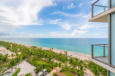 3MM Oceanfront Residence at Finest Bal Harbour Resort - Hotel Amenities Apartment hotel in Bal Harbour