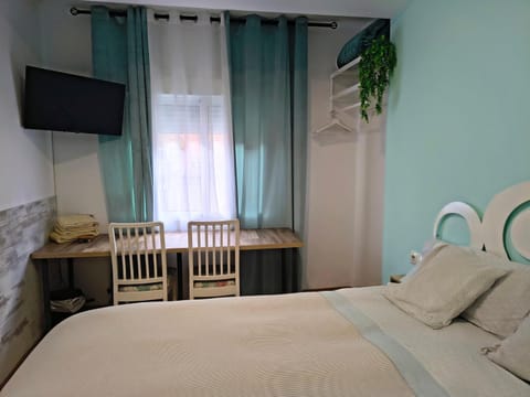 BARCELONA AIRPORT Mi COLIBRÍ Vacation rental in Barcelona