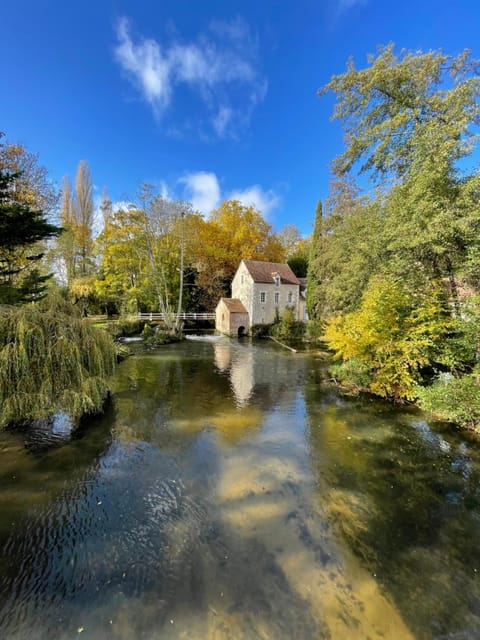 Property building, Nearby landmark, Natural landscape, Autumn, River view