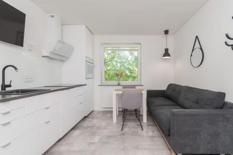 TV and multimedia, Kitchen or kitchenette, Living room, Seating area, Dining area