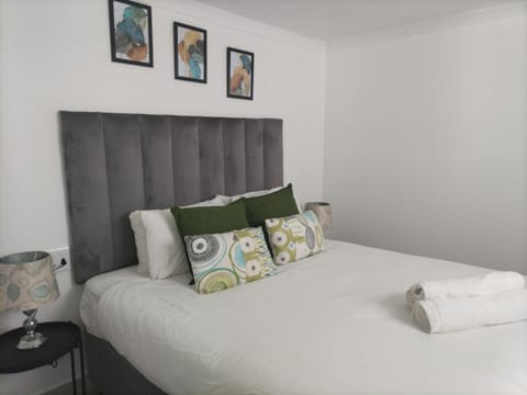 Cethone Luxury Guest House Bed and Breakfast in Cape Town