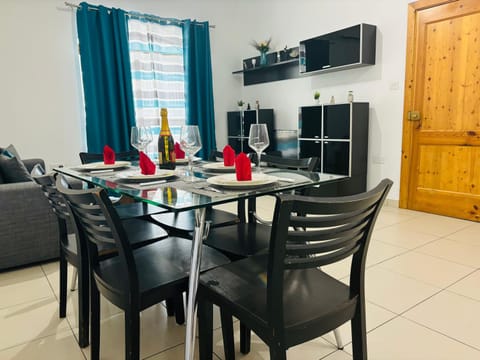 Living room, Dining area
