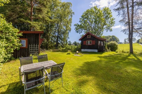 Property building, Day, Natural landscape, Garden, Garden view
