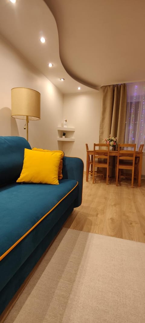 Bed, Living room, Seating area