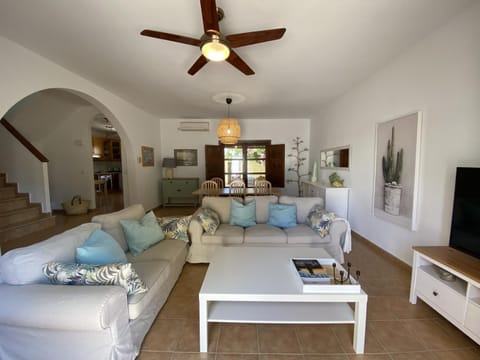 Communal lounge/ TV room, Living room