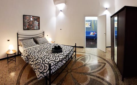 Bed, Living room, Photo of the whole room, Seating area, Bedroom, wardrobe
