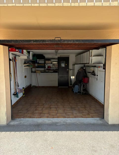 Appartement tout confort & Parking Apartment in Avenue du Carnier