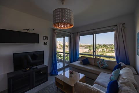 Communal lounge/ TV room, Living room, Seating area