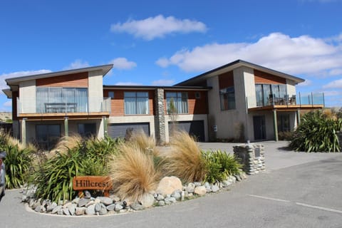 Property building, Facade/entrance, Day