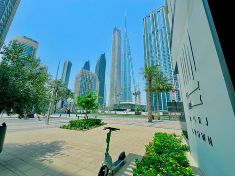 Nearby landmark, Facade/entrance, Natural landscape, City view, Landmark view