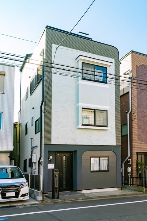 Property building, Day