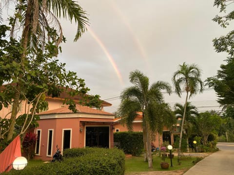 Property building, Day, Garden