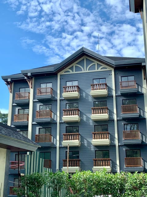 Property building, Day, View (from property/room), Balcony/Terrace
