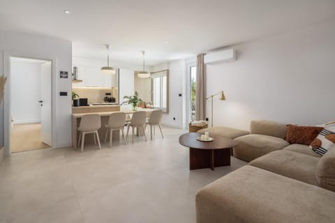 Communal lounge/ TV room, Coffee/tea facilities, Living room, Seating area, Dining area, Breakfast, kitchen