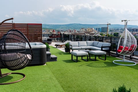 Patio, Spring, Day, Seating area, sunbed