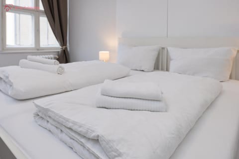 Bed, View (from property/room), View (from property/room), Photo of the whole room, Bedroom, internet, internet, towels, towels