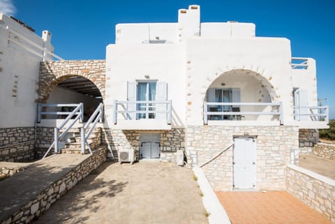 Archipelagos Villas-Villa Antiparos Villa in Paros, Greece