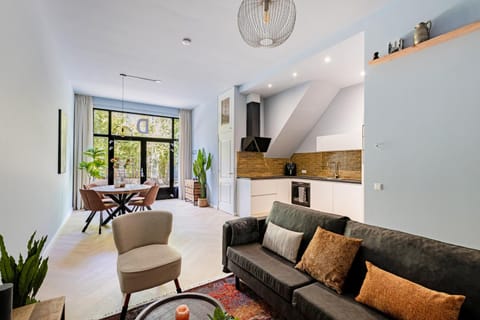 Kitchen or kitchenette, Living room, Dining area