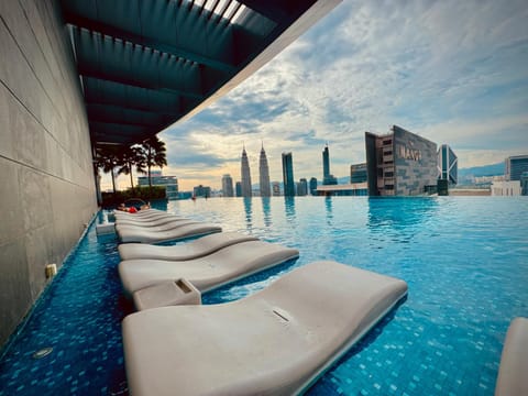 City view, Swimming pool