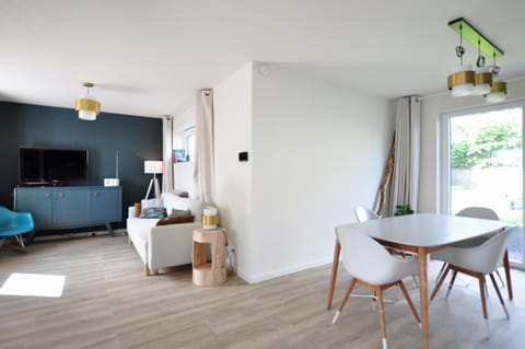 Le sourire - Maison avec Jardin, Bureau & BBQ House in Wallonia, Belgium