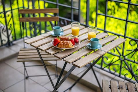 Victoria Beach - Charmant studio hyper centre ville de Menton - Mer au pied de l'immeuble Apartment in Menton