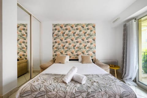 Victoria Beach - Charmant studio hyper centre ville de Menton - Mer au pied de l'immeuble Apartment in Menton