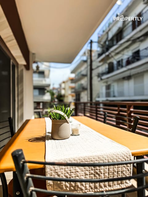Property building, Patio, Day, View (from property/room), Balcony/Terrace, Dining area