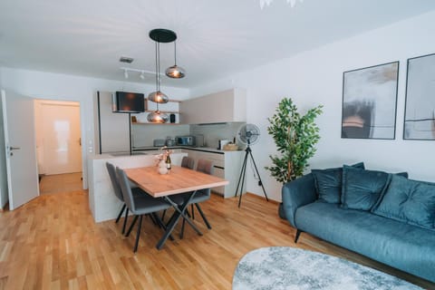 Living room, Dining area, kitchen